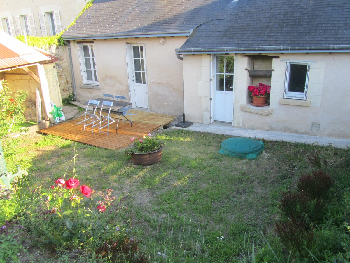 位于Azay Le Rideau市中心：带花园的房源