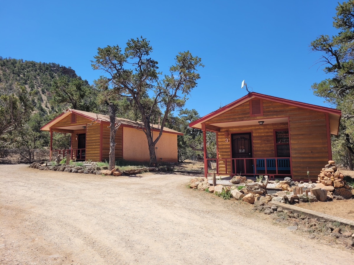 Great Scenery, and Location! Southwestern Cabin #4