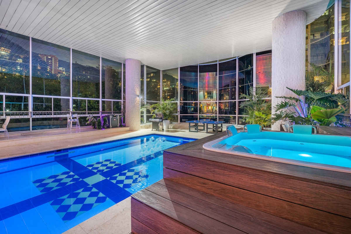 令人难以置信的麦德林宫，带私人游泳池和空调