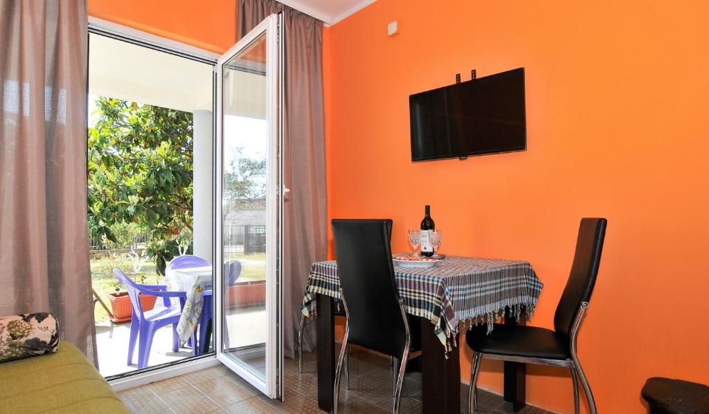 Apartment with Garden View @Olga Tivat