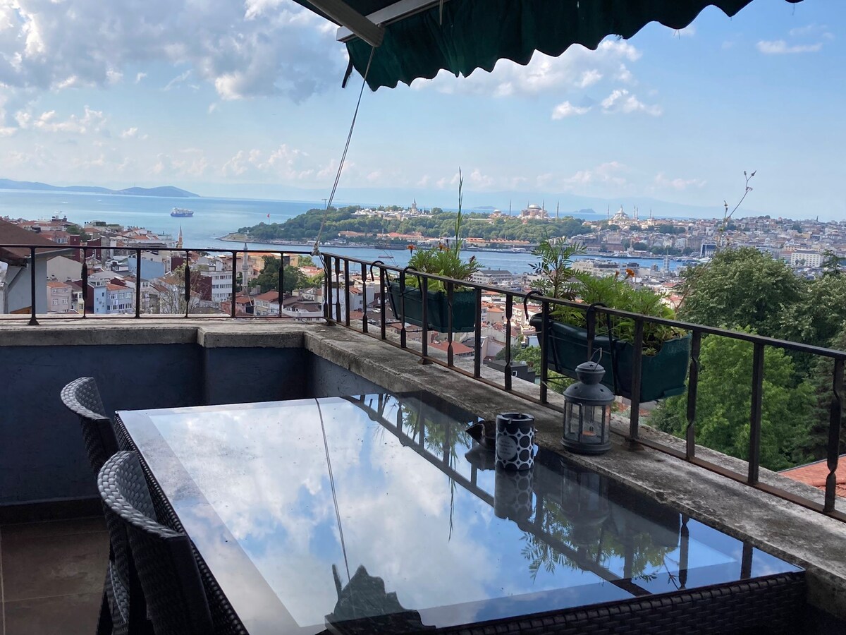 Taksim/Beyoğlu带私人露台的特殊套房