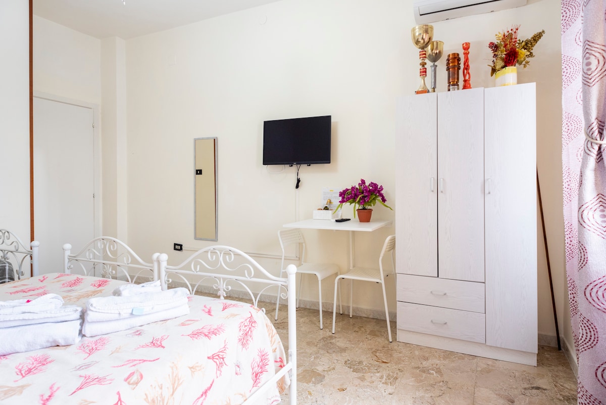 Positano - Room close to Napoli Central Station