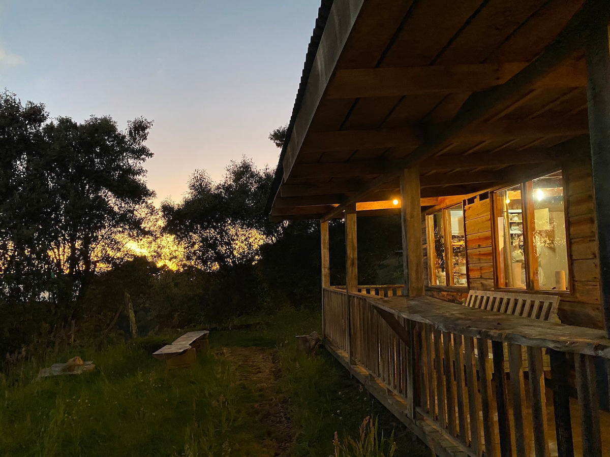 Hermosa Cabaña Canto del Jilguero con chimenea