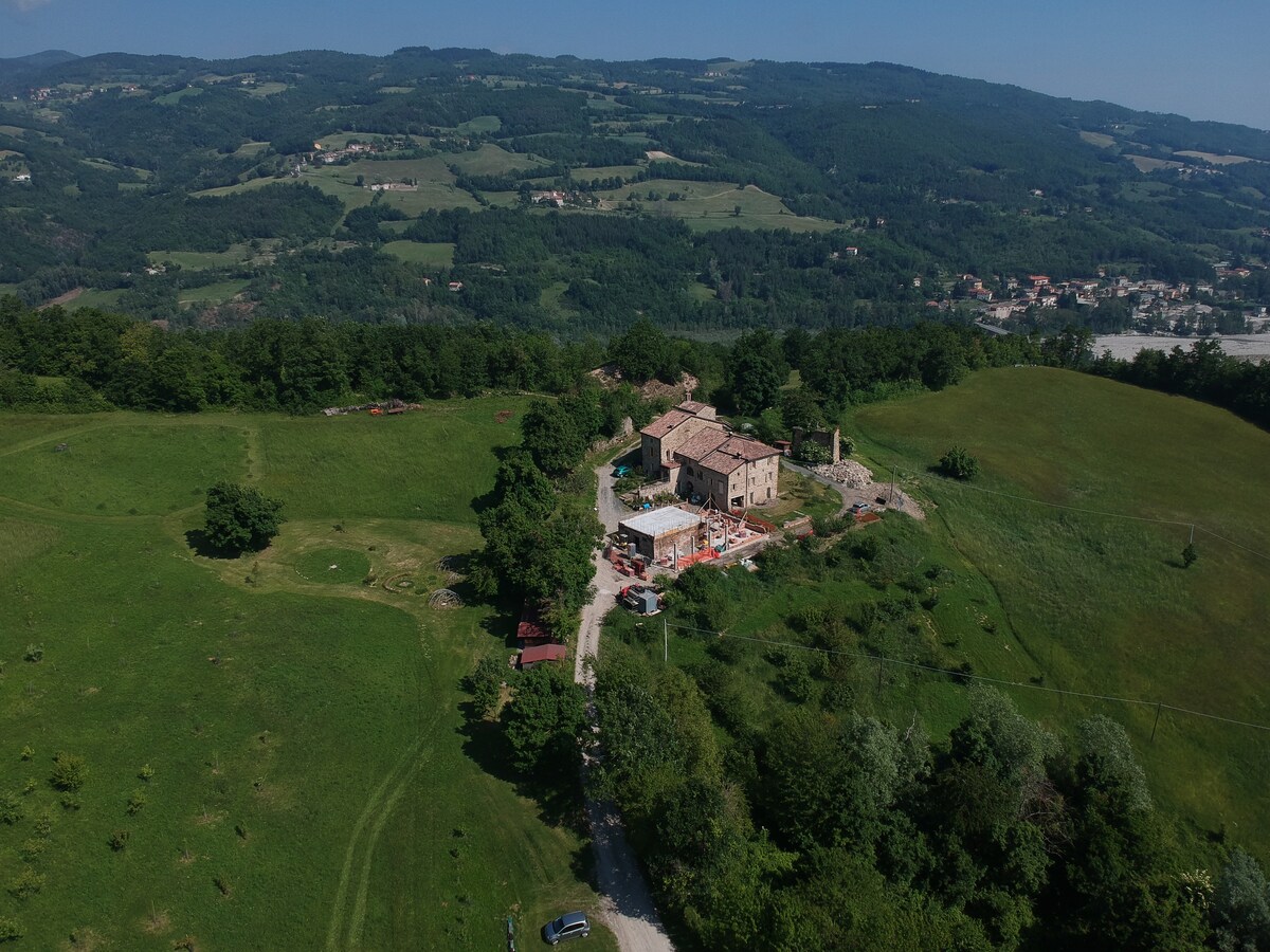 Oasi di pace in Val Parma | B&B camera Papavero