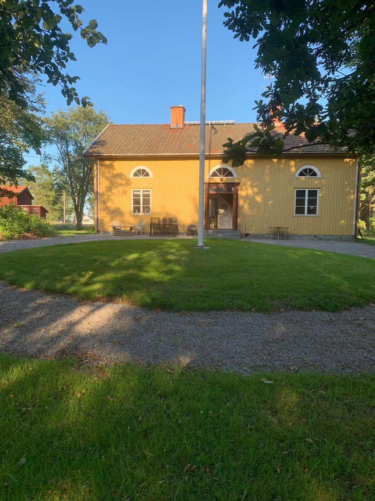 Anrika Lindenäs农场，距离Vänern游泳场300米
