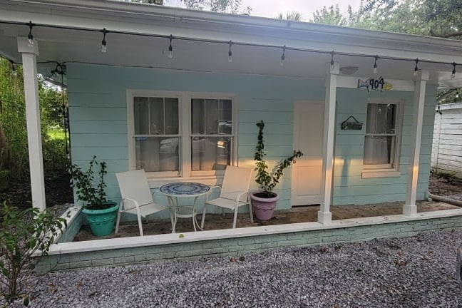 Cheerful cottage close to Downtown Ocean Springs!