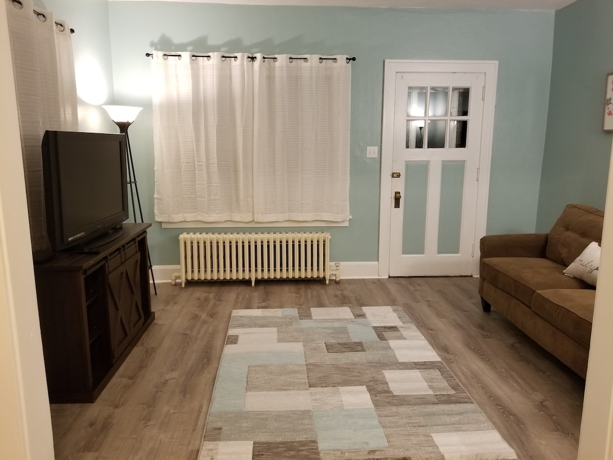 Cozy 2 bedroom rental unit with office space
