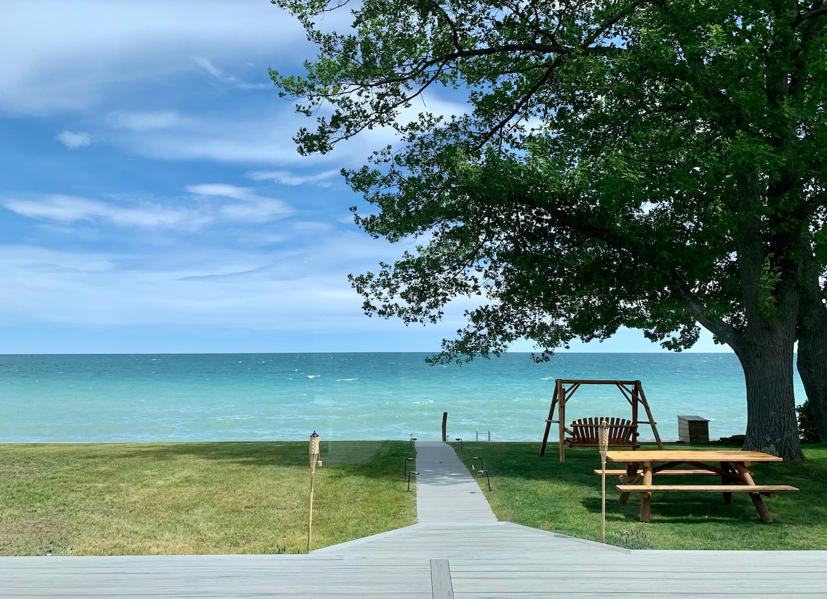 LAKE HURON WATERFRONT HOME, TAWAS SUNRISE SIDE