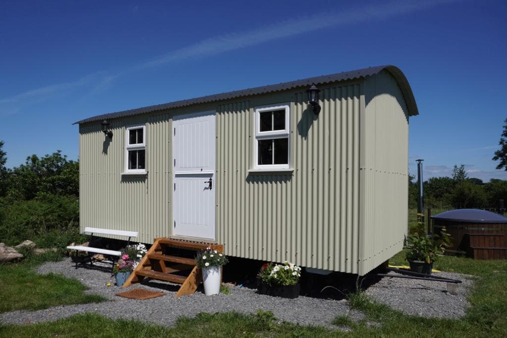 The Shepherd 's Hut, Hillsborough