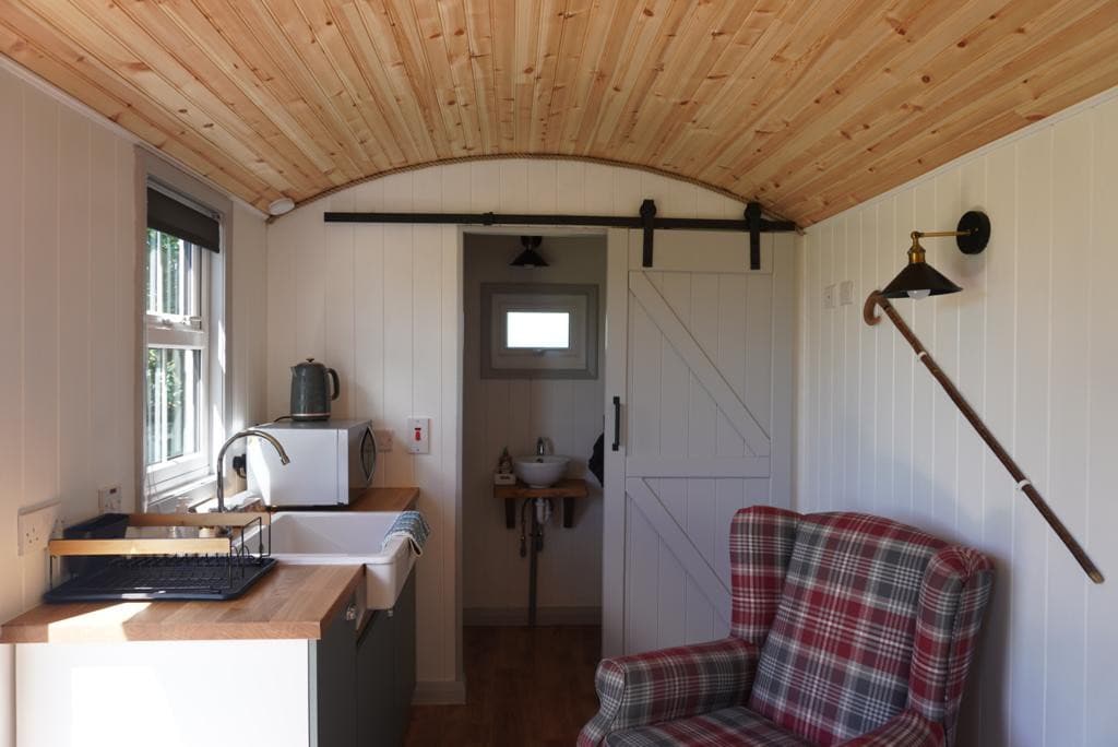 The Shepherd 's Hut, Hillsborough