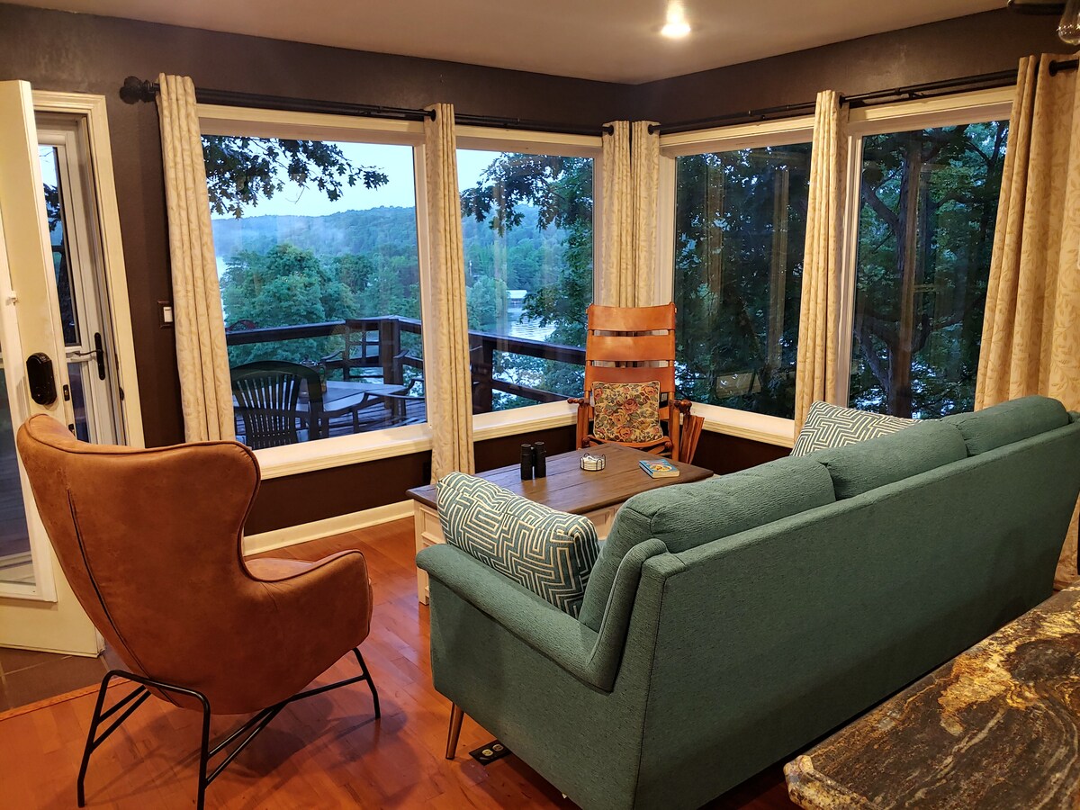 Quiet Lake House with Awesome View.