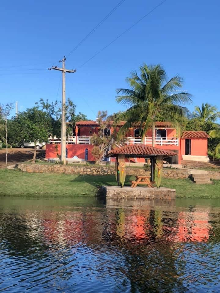 Casa de campo à beira do lago