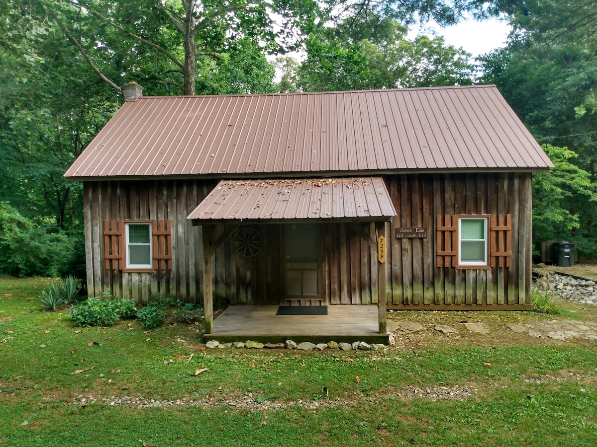 Rustic Cabin near Patoka Lake