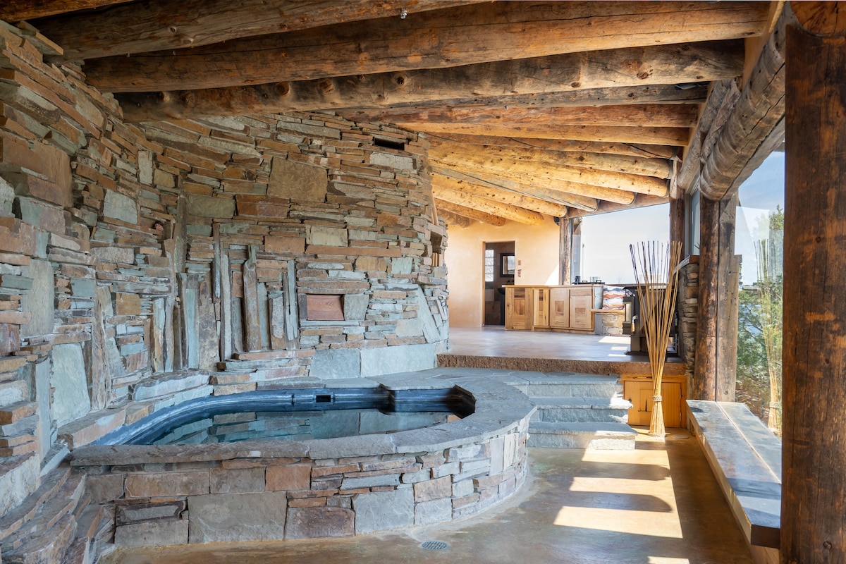 山顶度假屋+热水浴缸+令人难以置信的景色
