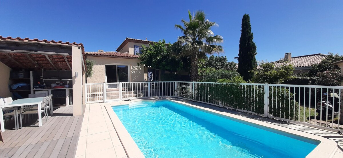 Villa piscine sécurisée Montpellier sud France