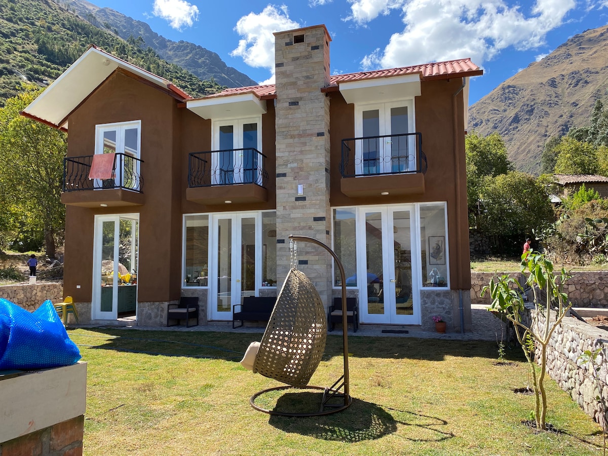 #AUKA HOUSE URUBAMBA