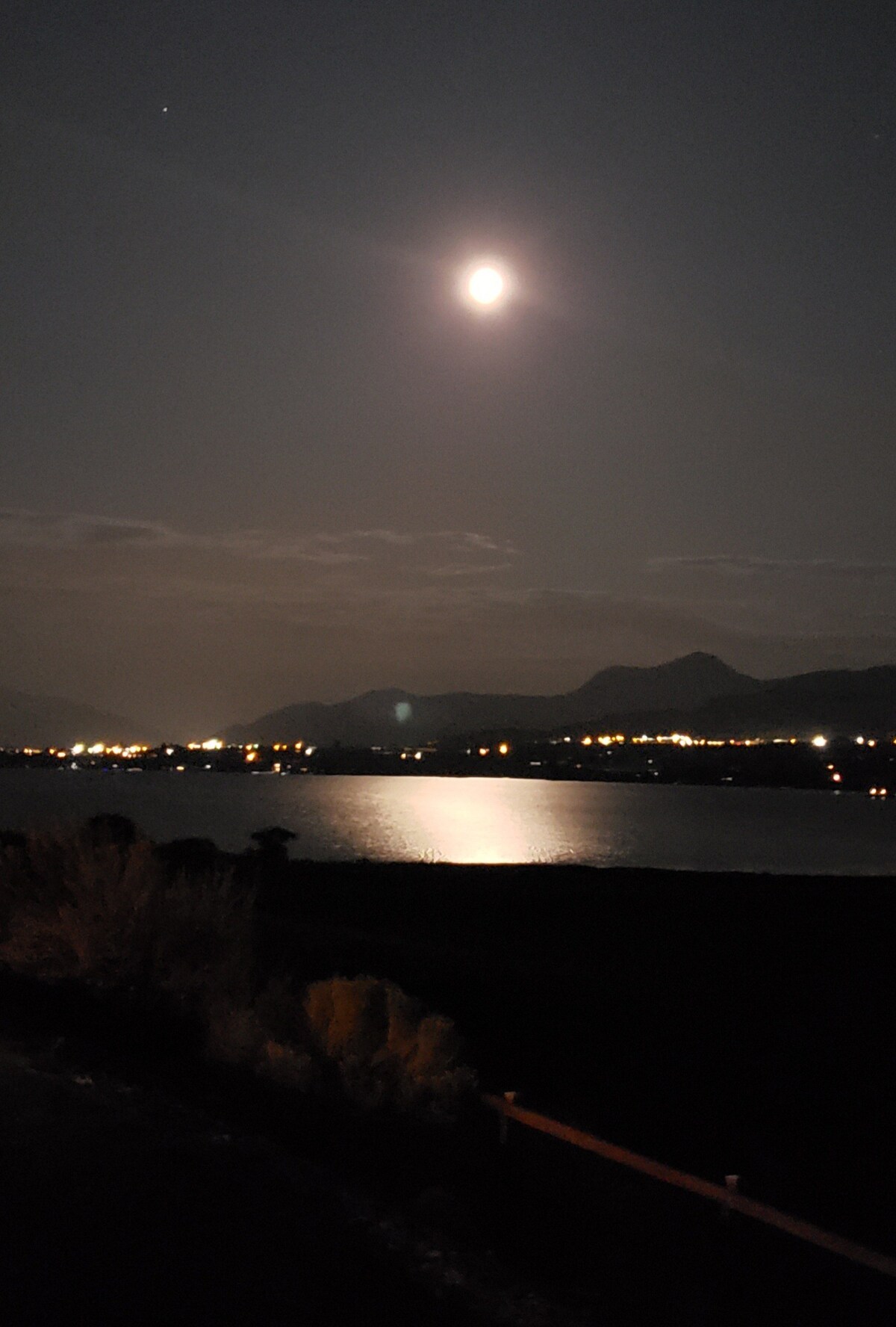 Spectacular lake-view home on Osoyoos Lake