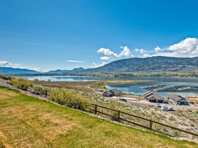 Spectacular lake-view home on Osoyoos Lake