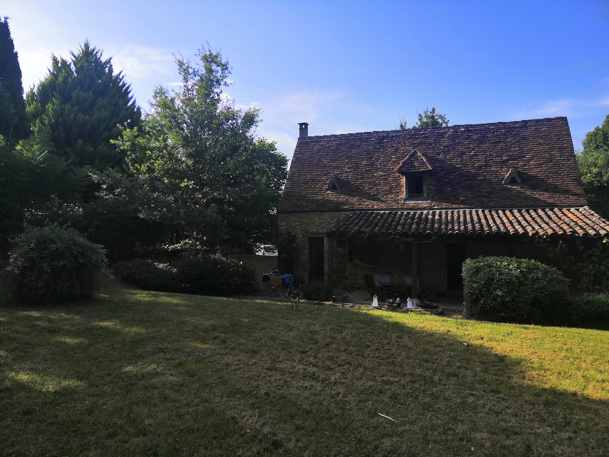 Jolie maison en pierre idéalement située