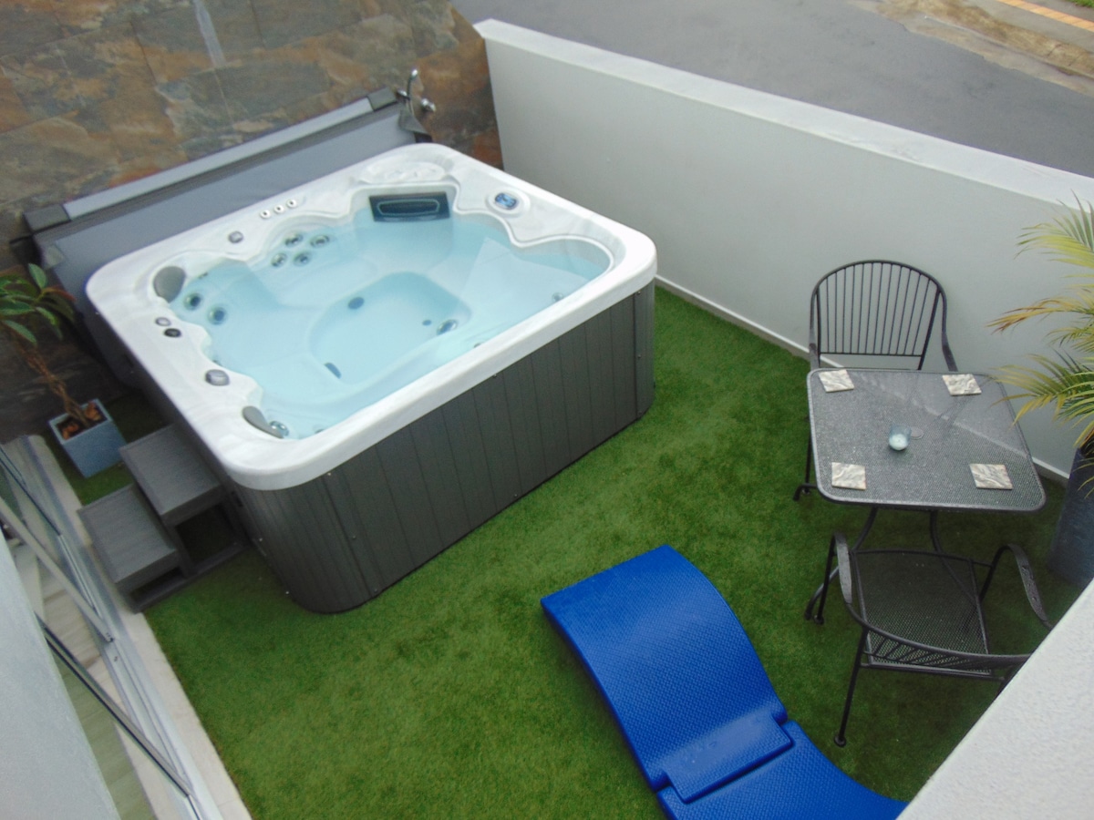 Arenal Fortuna apartment with private jacuzzi
