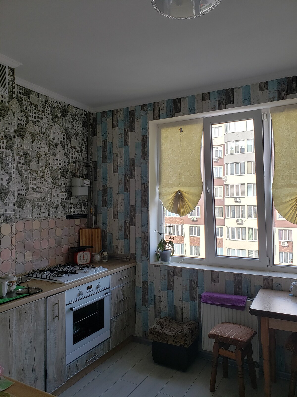 租赁敖德萨大海旁的日常公寓。