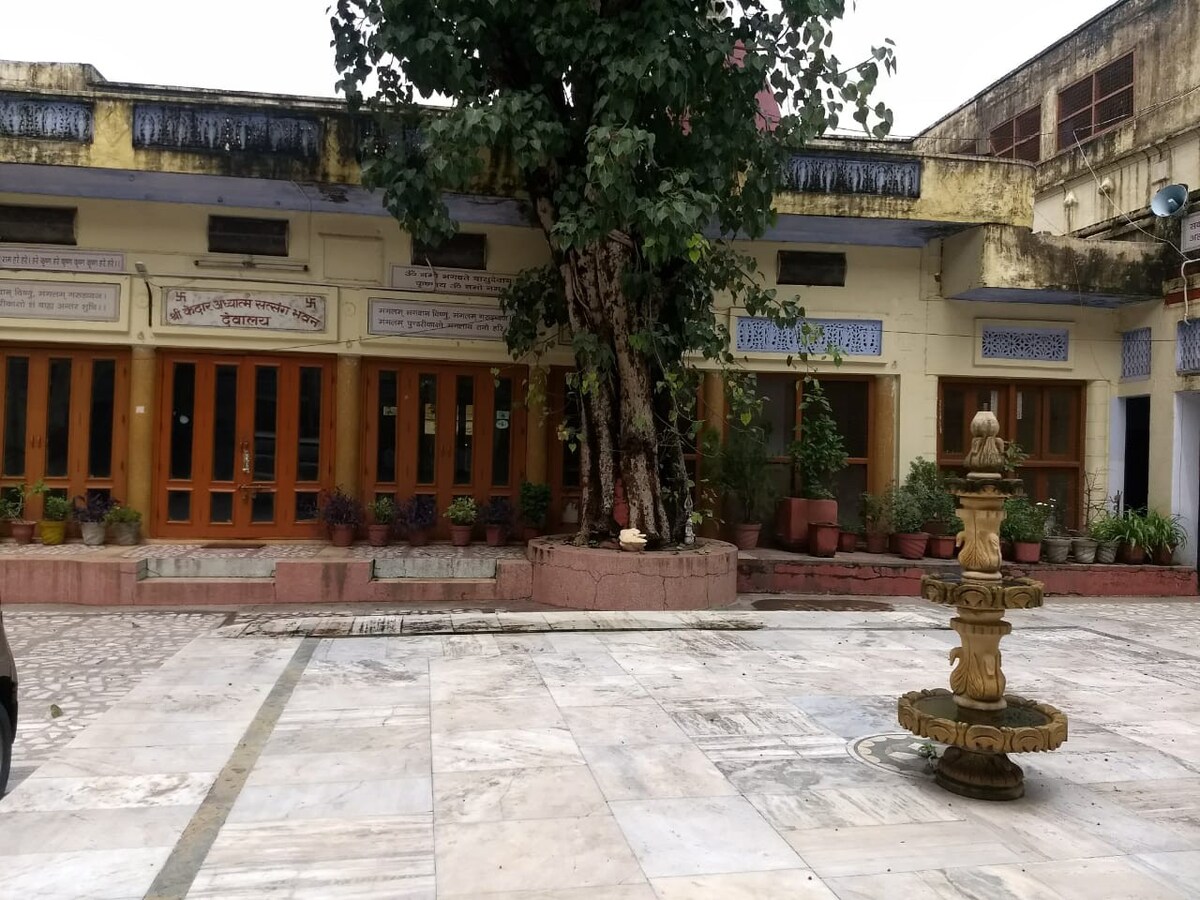 Bhajan Ashram- Rishikesh独立房间、卫生间