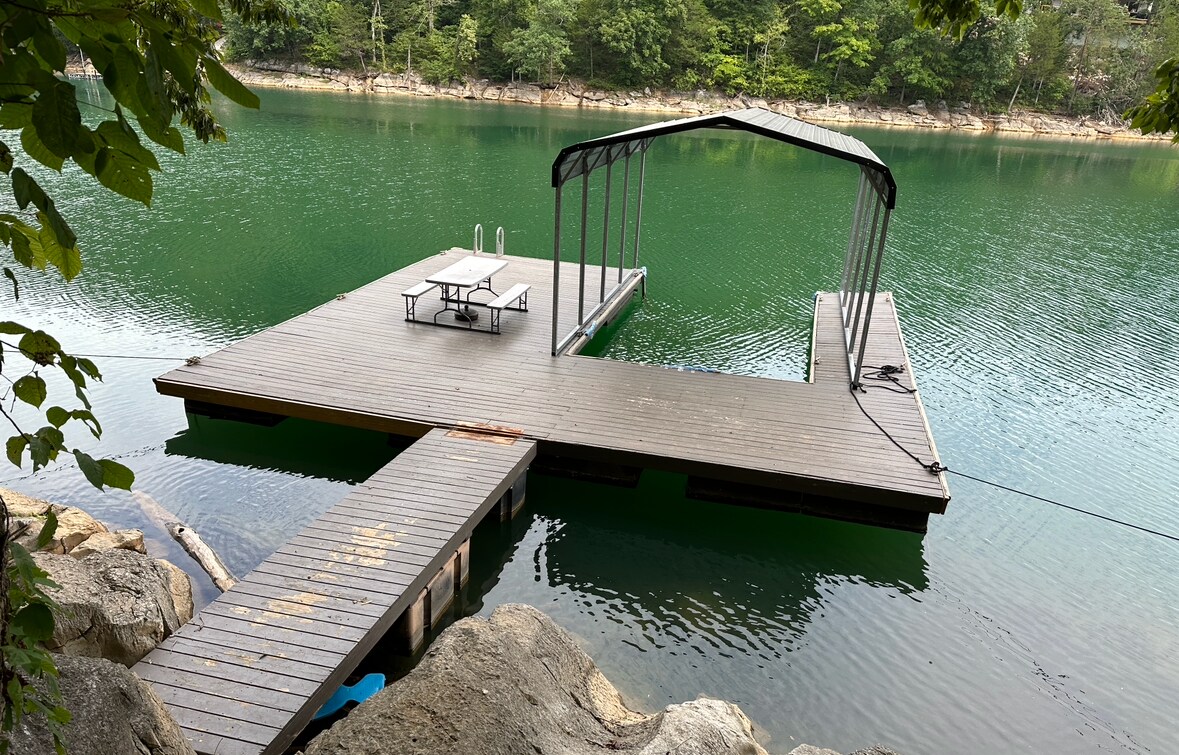 Witt 's Cove Landing Lakefront, cov' dock +热水浴池