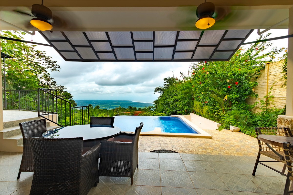 Villa Tucan - Modern Ocean View Home