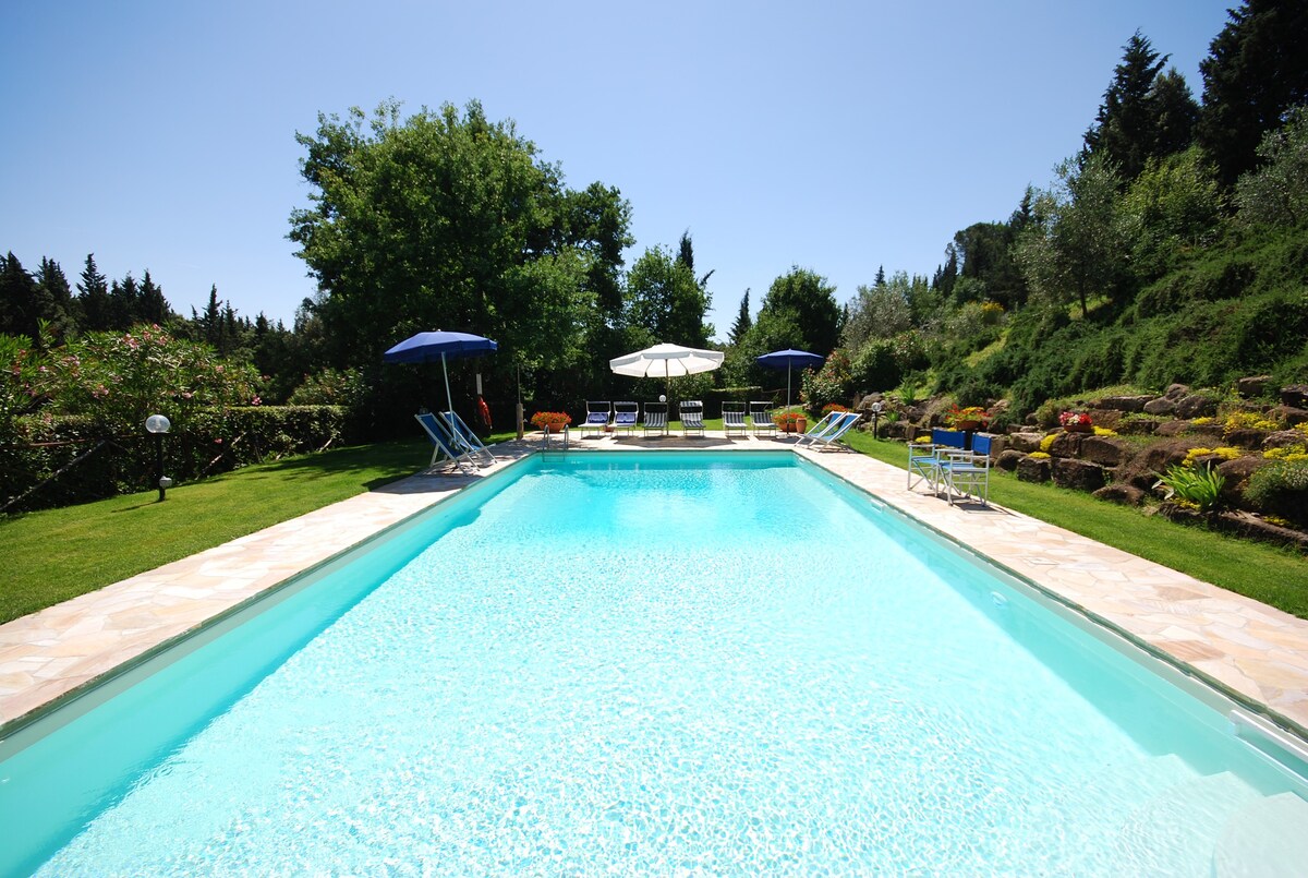 带泳池的全景托斯卡纳别墅|私人花园