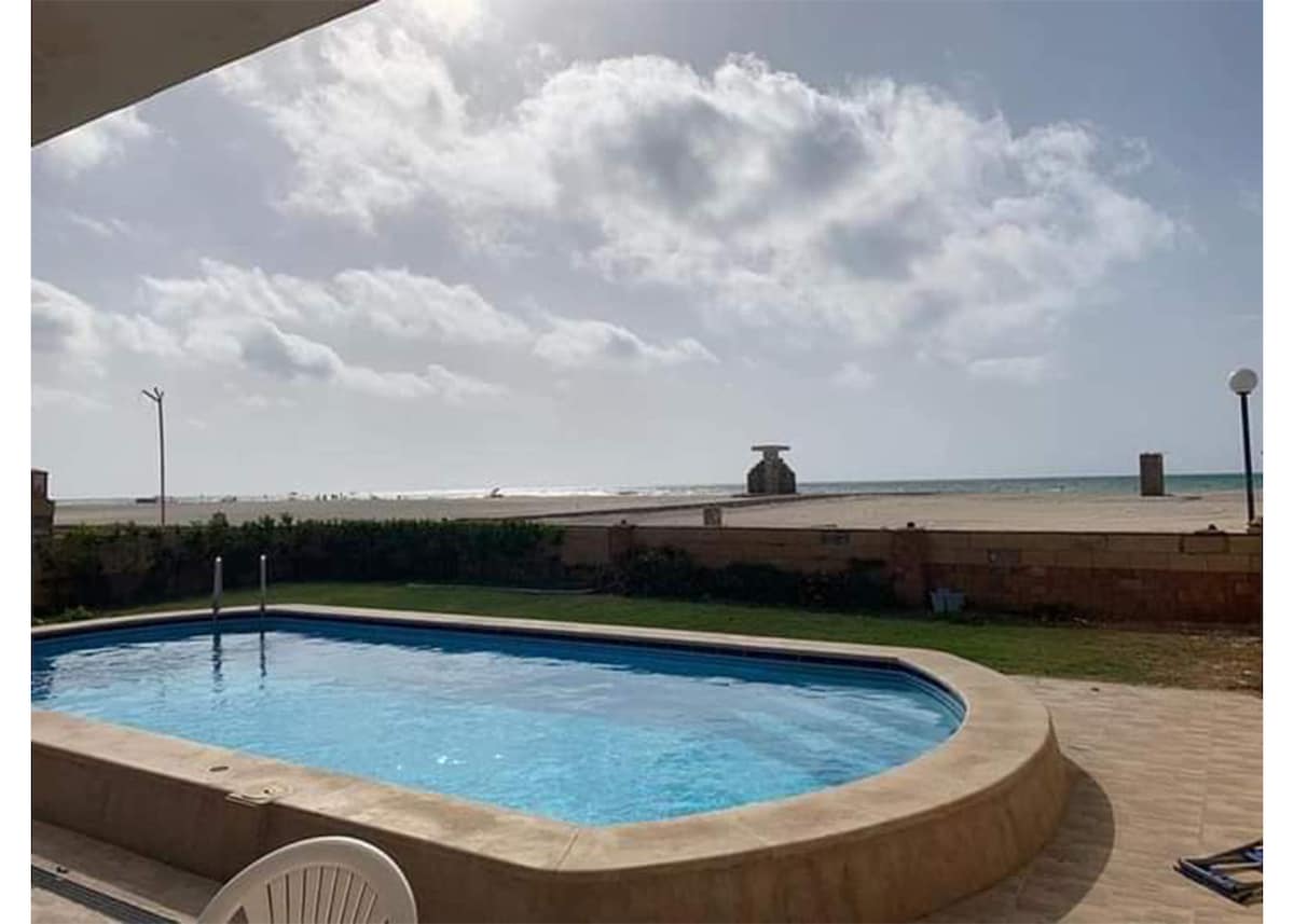 cheerful place with a pool & overlooking the sea