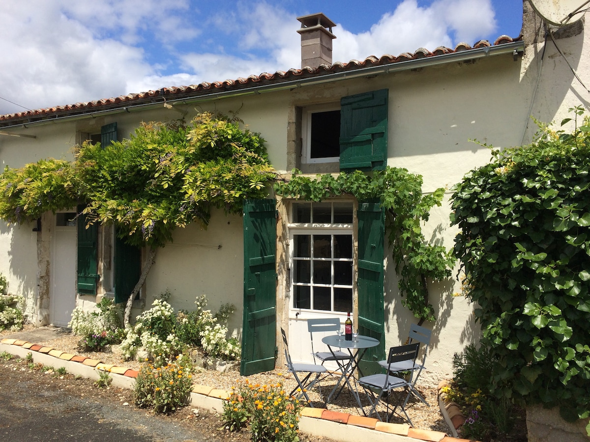 La Maison Glycine A charming 3 bedroom cottage