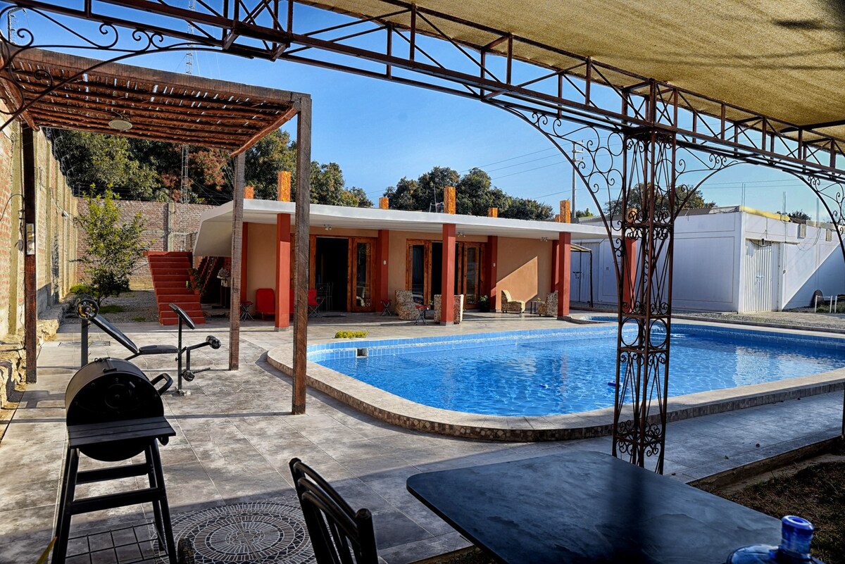 带大泳池的乡村民宅- Casa Montecarlo