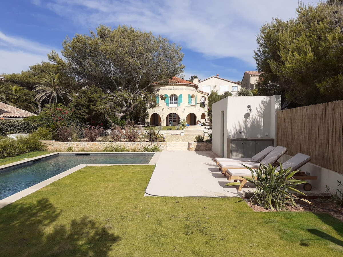 Villa de charme accès mer et piscine