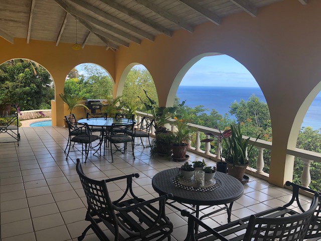 4BR Villa with Breathtaking View and Pool