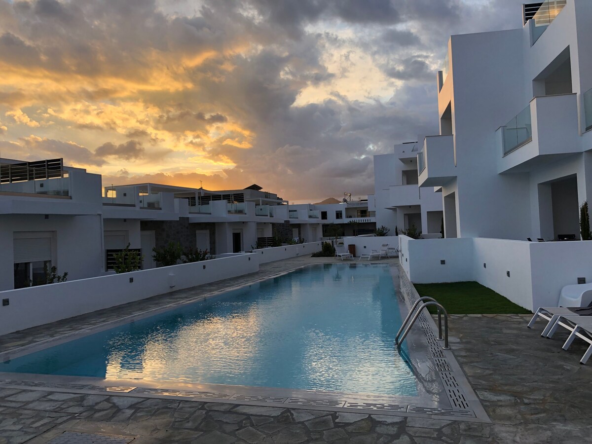 Modernes Penthouse mit Pool - direkte Strandlage