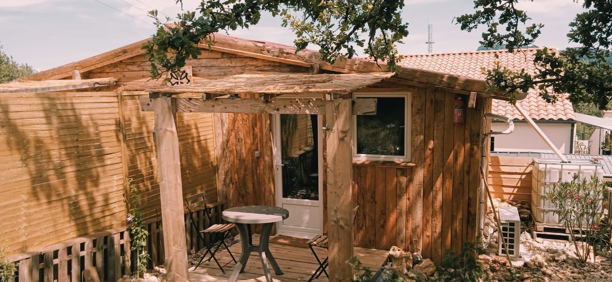 Cabane coeur de Garrigue