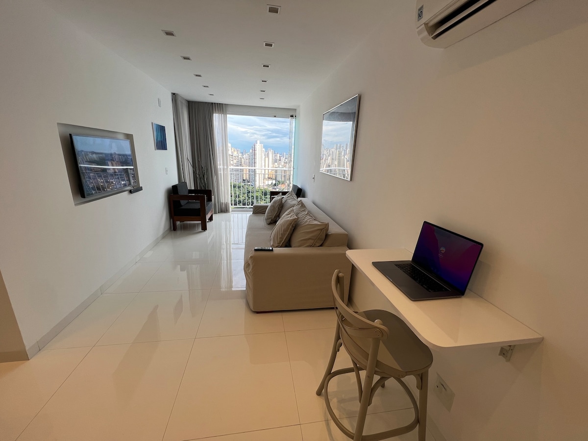 Clean, Modern w/ Goiânia's best view!