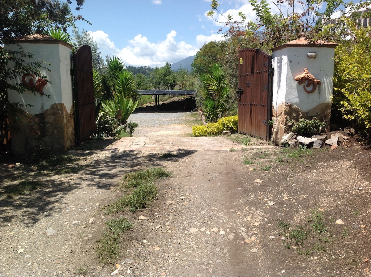 Villa Arcoíris, con vista a la montaña