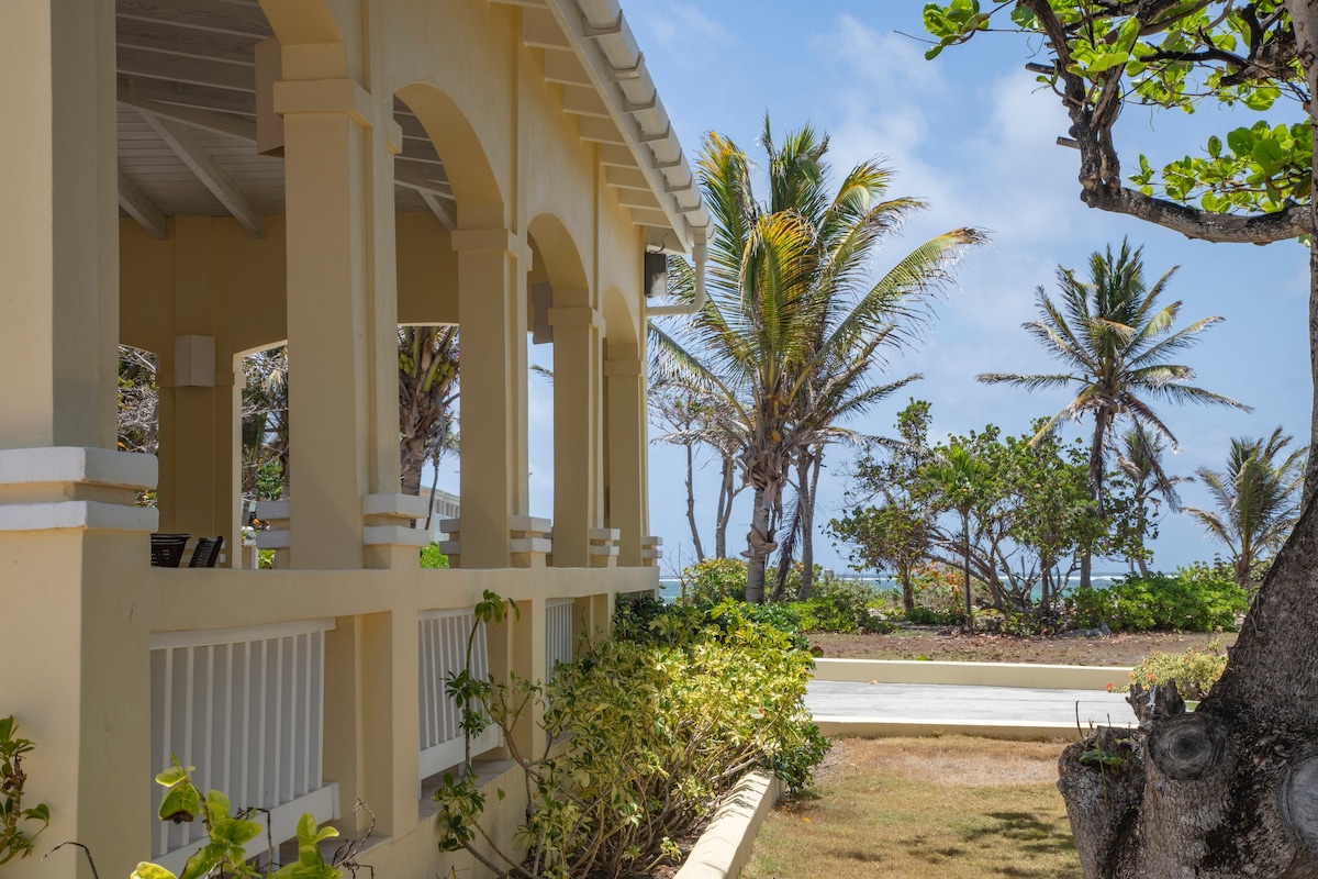 Villa Pax and Mamora Bay