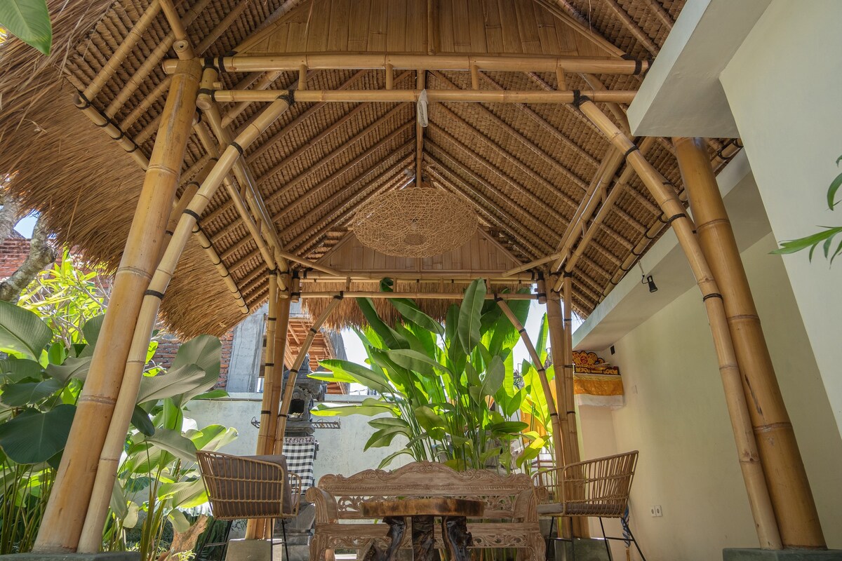 巴厘岛野生动物园附近的新房间