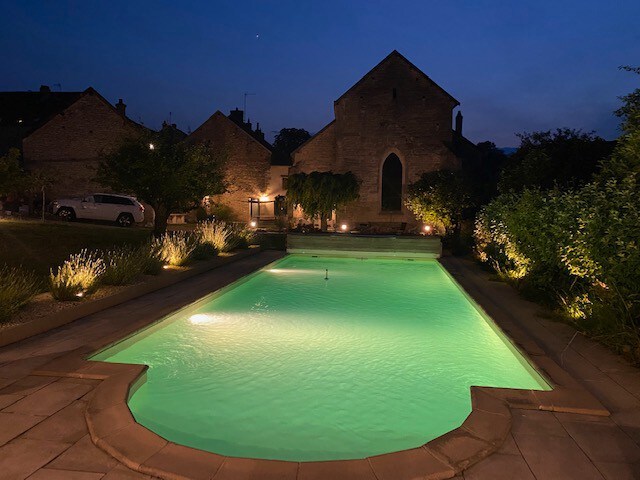 Chapelle avec piscine