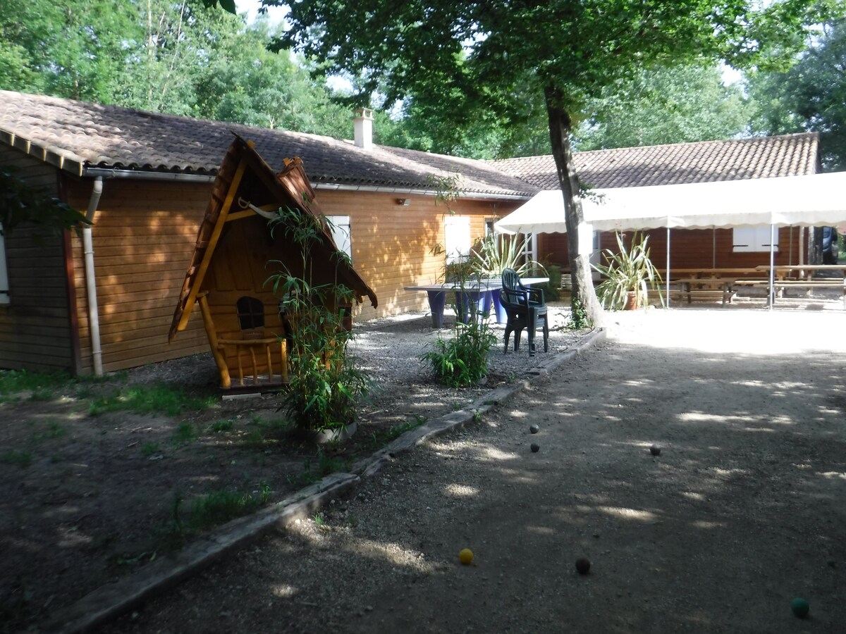 GRAND CHALET TOP ÉQUIPÉ SUR DOMAINE IDYLLIQUE