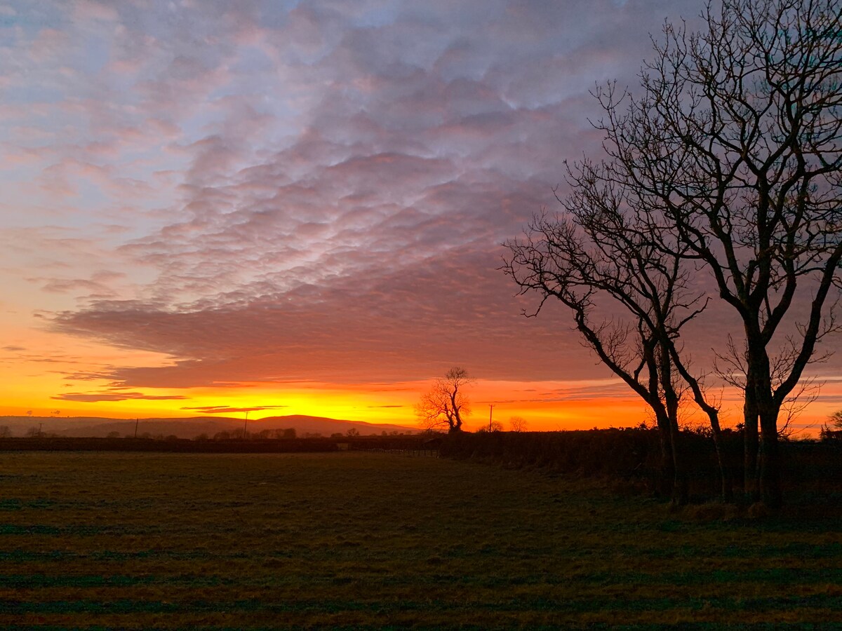 Sunset View. Two bedroom cottage in West Wales