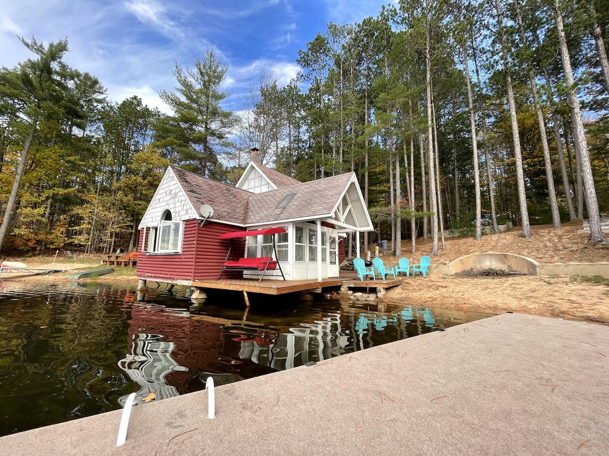 Lost Lake Cottage

Munising/Wetmore