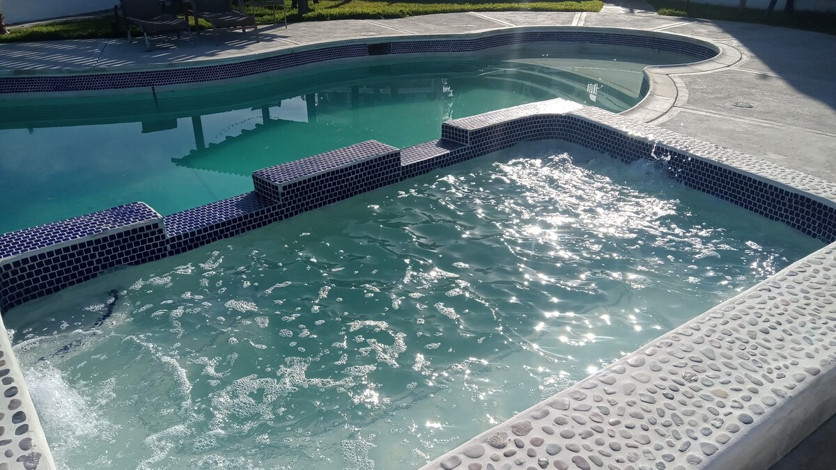 *Casa Vista Mar* - pool, hot tub, beach & bbq