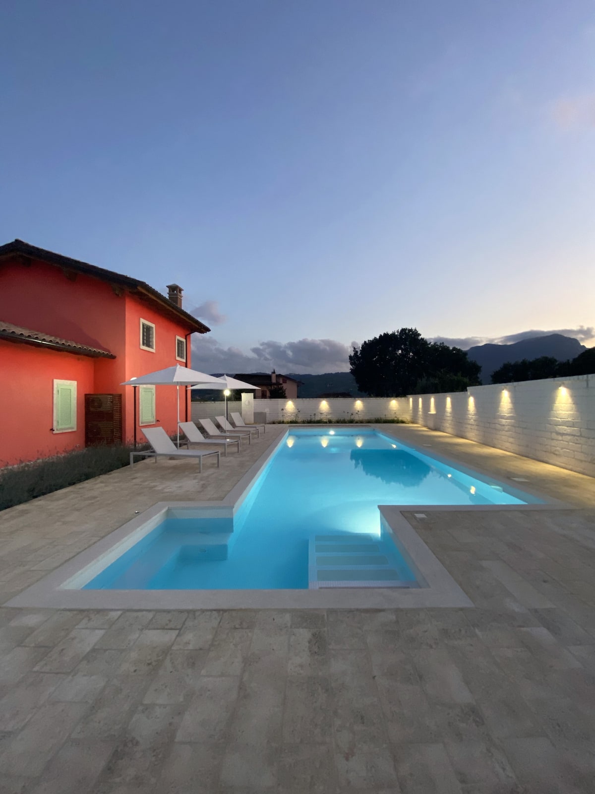 Relais Gregorio -伊尔皮尼亚带泳池的别墅