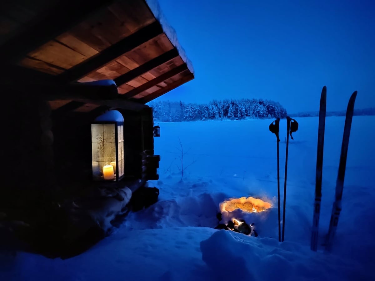 Savukallion eräpirtti / Smokeyrock off-grid cabin