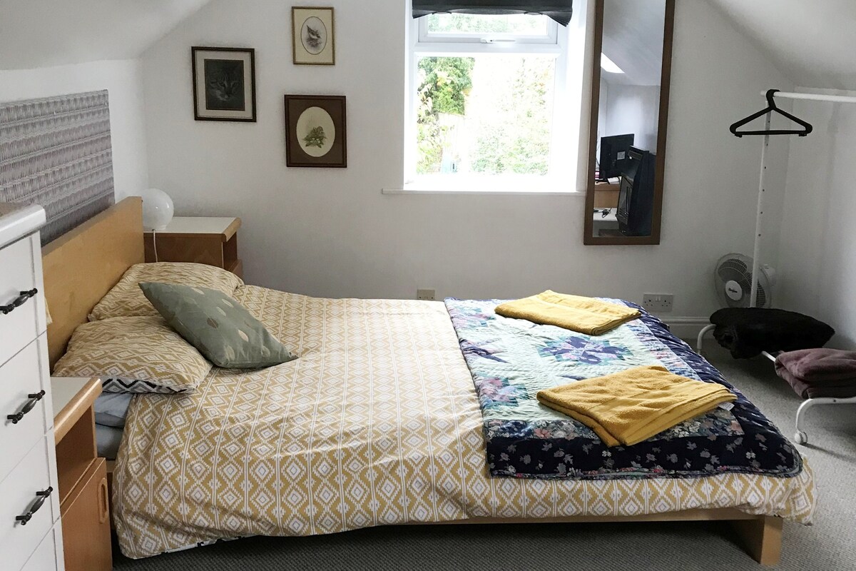 「小谷仓」-宽敞的卧室，休息区