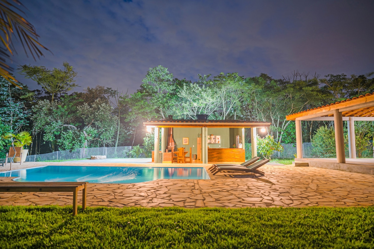 Casa de Campo Agradável com Piscina 1.5h São Paulo