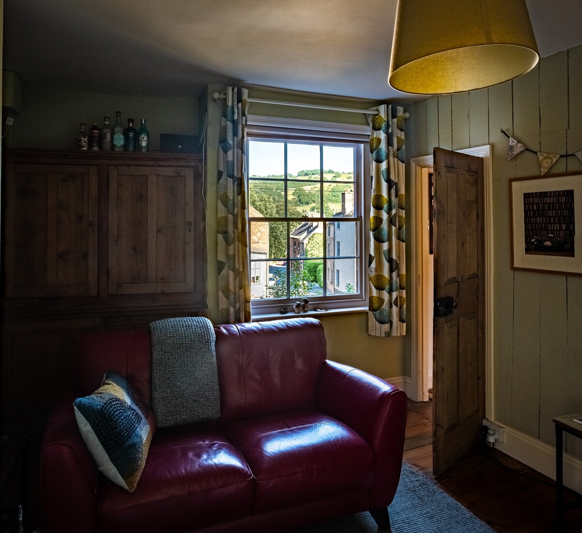 Wirksworth Townhouse - full of character